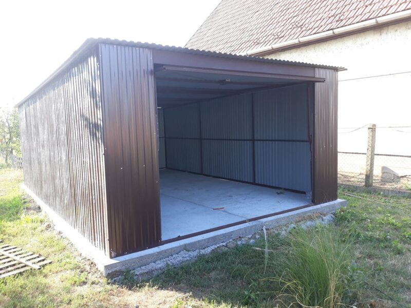 Plechová garáž so spádom strechy dozadu 4x6 RAL 8017
